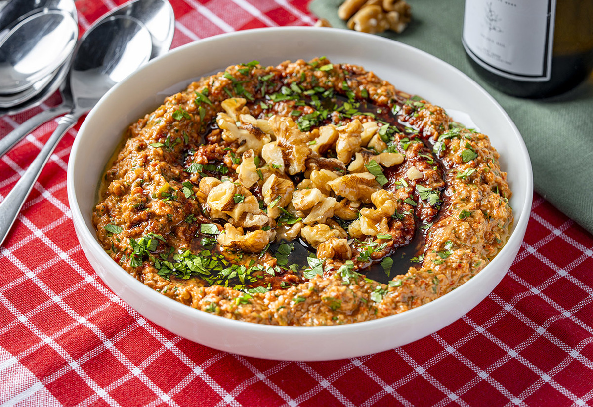 Köz Tadında: Cevizli Ezme Salata Tarifi