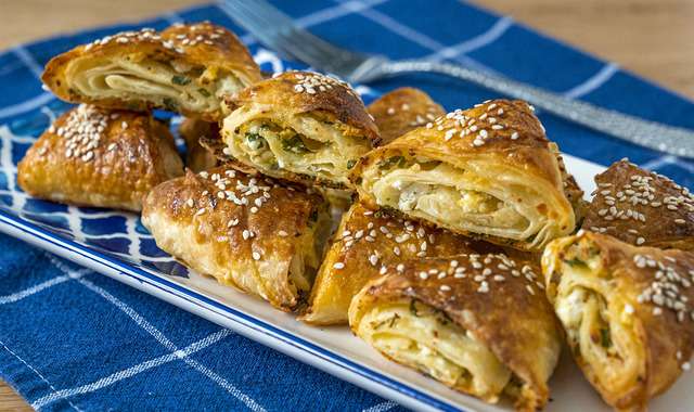 Az Malzemeli: 2 Yufkalı Börek