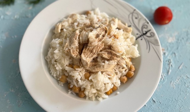 Tavuklu Nohutlu: Sokak Pilavı