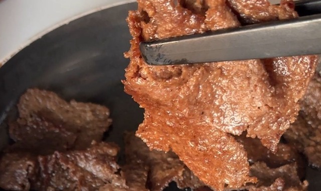 Viral Tarif: Yağlı Kağıtta Kıymadan Yaprak Döner