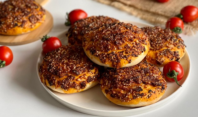 Biberlerin Keskin Aromasıyla: Acılı Ekmek