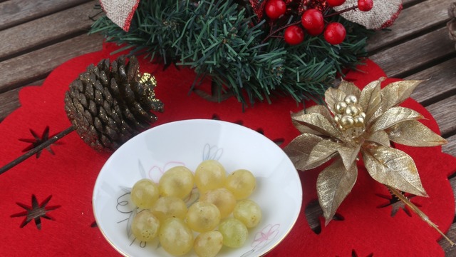 Yılbaşı 12 Üzüm Ritüeli Nedir, Nasıl Yapılır? Ne İşe Yarar?
