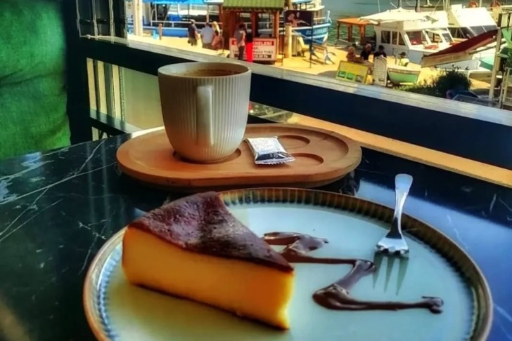 Marina Cafe