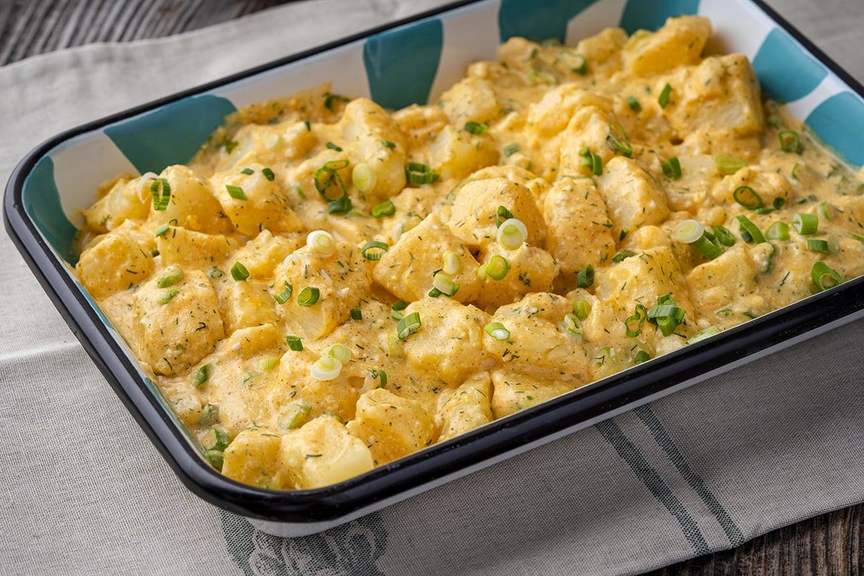 En Lezzetli Hali: Klasik Patates Salatası