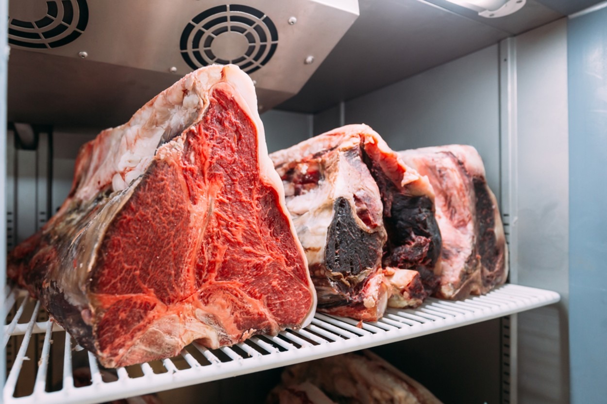 Dry Aged (Kuru Dinlendirme) Nedir? Dry Aged Et Nasıl Pişirilir?