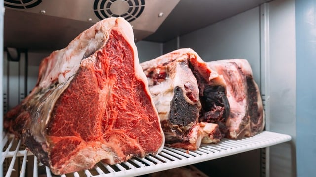 Dry Aged (Kuru Dinlendirme) Nedir? Dry Aged Et Nasıl Pişirilir?