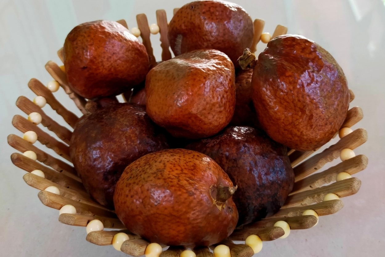 Adem Elması Meyvesi (Mekke Cevizi) Nasıl Yenir? Nasıl Tüketilir?