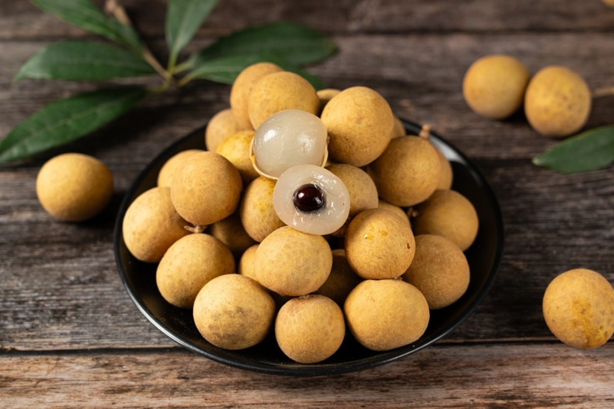 Longan (Ejder Gözü) Meyvesi Nedir, Nasıl Yenir?