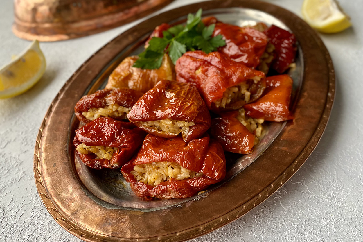 Patlıcan Kadar Nefis: Kuru Biber Dolması