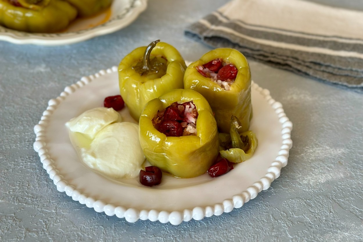 Ekşi Sevenlere: Vişneli Kıymalı Dolma