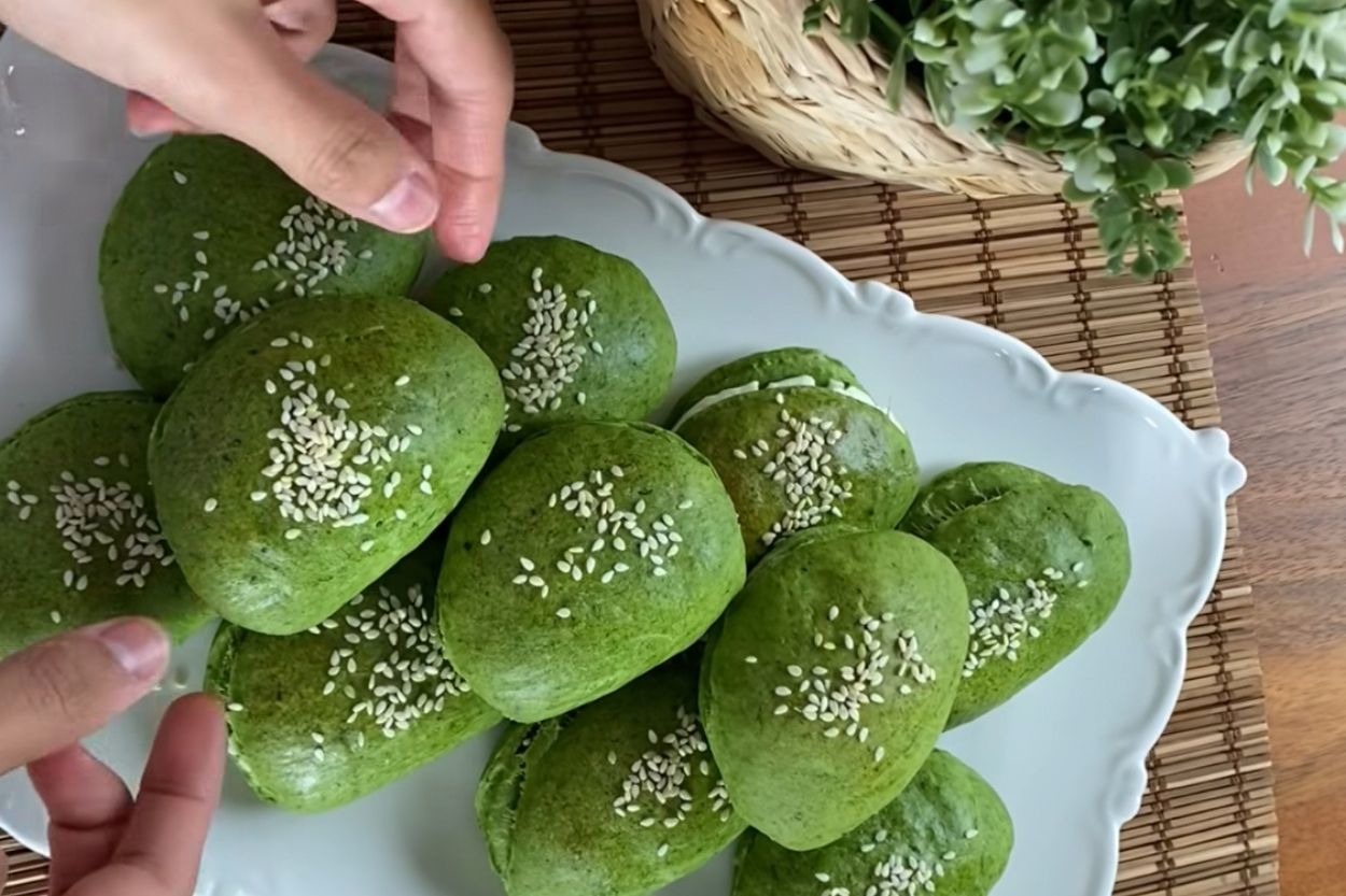 Çay Saatinin Yeni Gözdesi: Labneli Kremalı Yeşil Poğaça