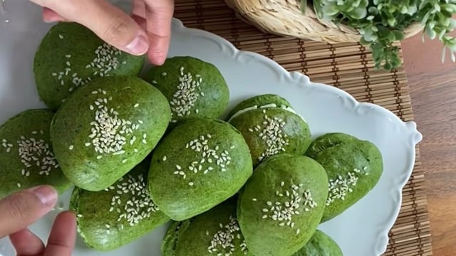 Çay Saatinin Yeni Gözdesi: Labneli Kremalı Yeşil Poğaça