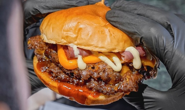İstanbul'da Smash Burger Yiyebileceğiniz En İyi 5 Mekan