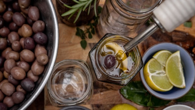 Zeytinin Acılığı Nasıl Alınır? Ev Yapımı Zeytini Tatlandıran Pratik Yöntemler