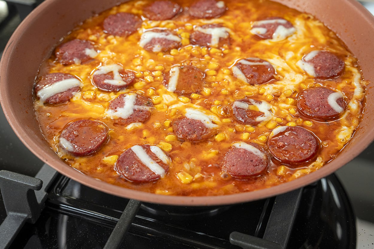 Tek Tavada: Pizza Tadında Arpa Şehriye
