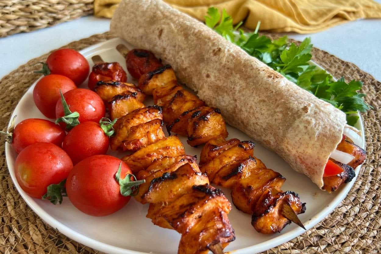 Mangal Lezzetinde: Tavuk Şiş Dürüm