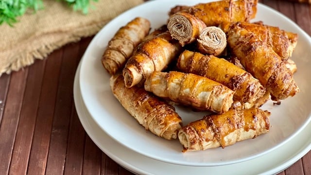 Hazır Yufkadan: Tahinli Çıtır Börek