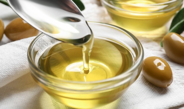 Zeytinyağı Kaç Kalori? 1 Kaşık Zeytinyağının Kalori ve Besin Değerleri