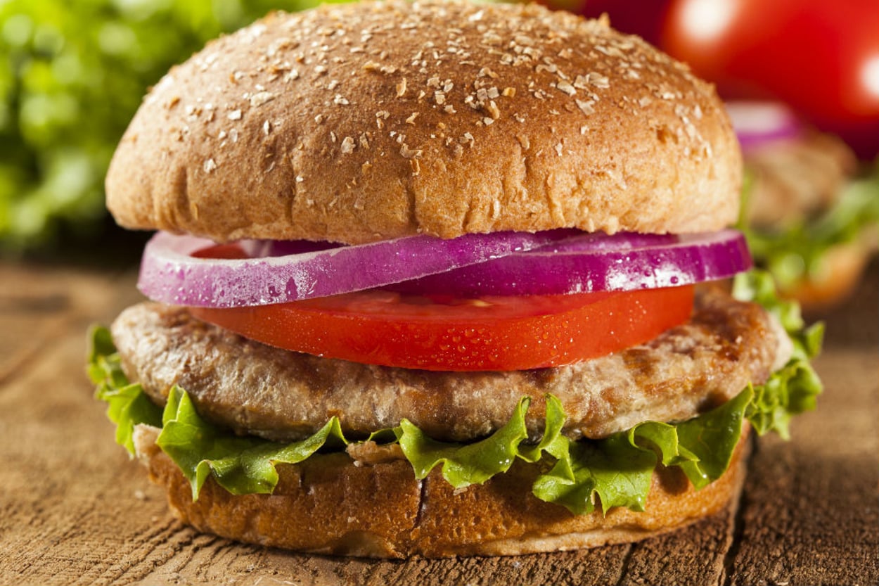 Klasiklerden Sıkılana: Hindi Köfteli Burger