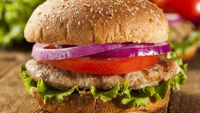Klasiklerden Sıkılana: Hindi Köfteli Burger