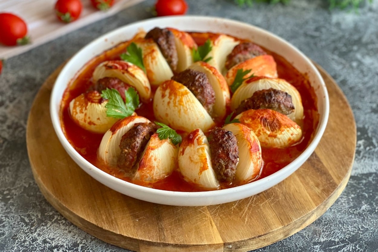 Yöresel Lezzetlerden: Köfteli Soğan Kebabı