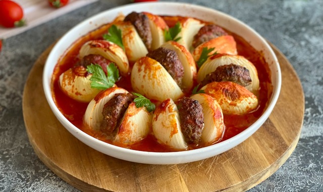 Yöresel Lezzetlerden: Köfteli Soğan Kebabı