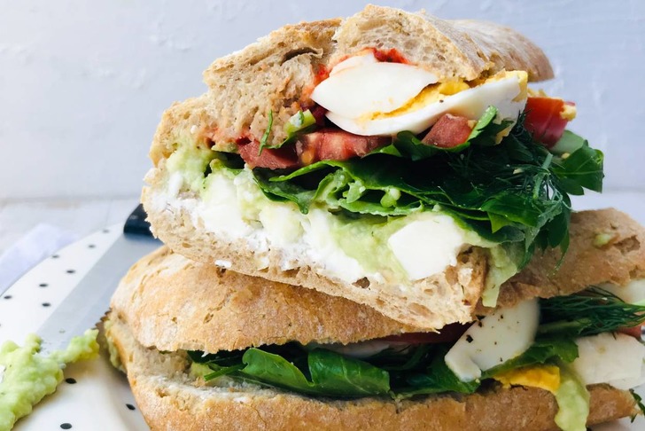 Avokado Soslu Sandviç Tarifi