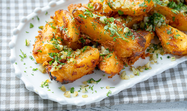 Lezzeti Katlandı: Yoğurtlu Baharatlı Fırın Patates