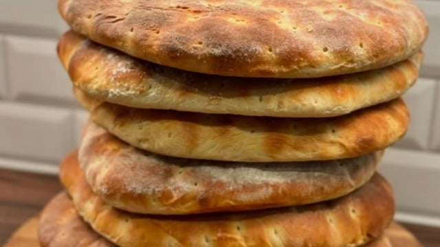 Behice'nin Tarifi: Bazlama Tadında Fırın Ekmeği