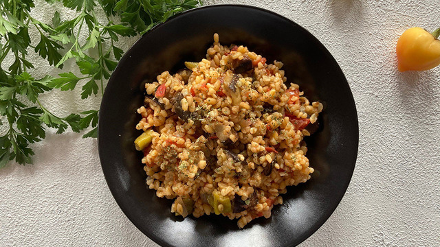 Her Hali Güzel: Patlıcanlı Bulgur Pilavı