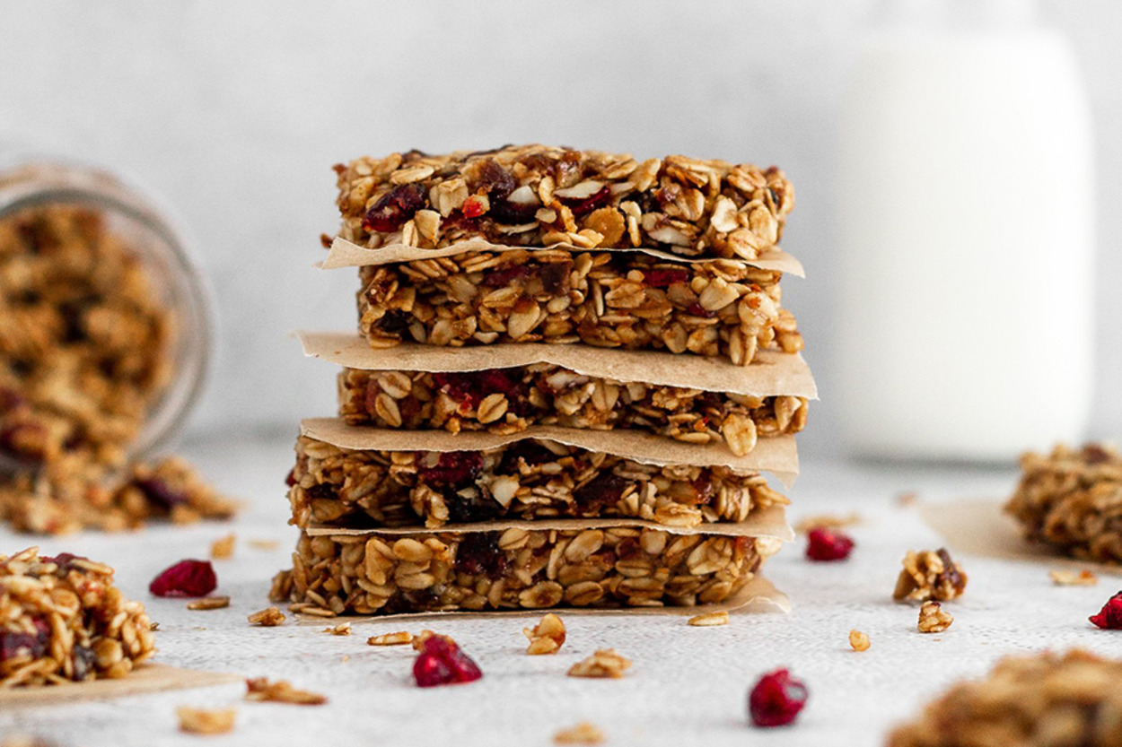 Rafine Şeker İçermeyen: Ev Yapımı Granola Bar