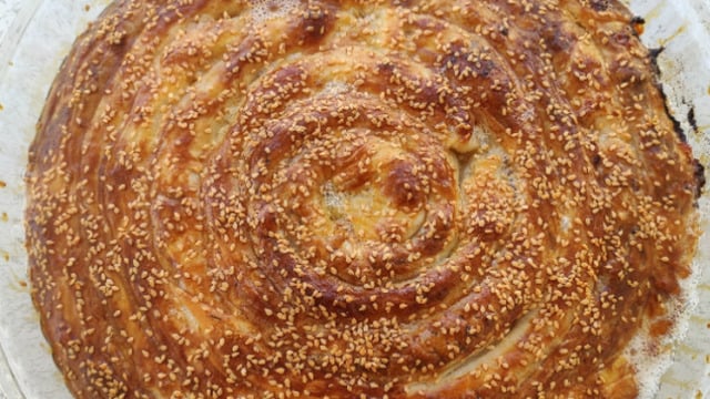 Çıtır Çıtır: El Açması Tavuklu Börek