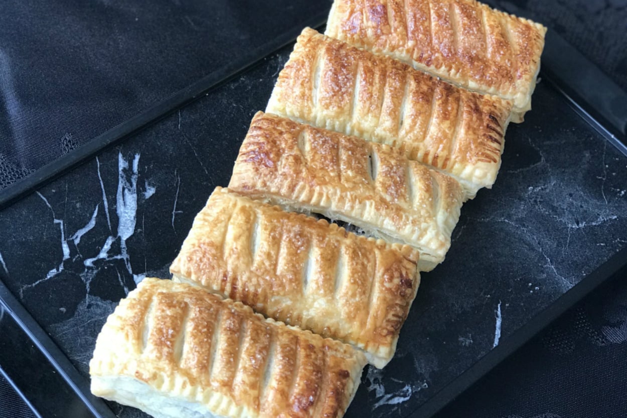 Katlı Lezzet: Çikolatalı Milföy Tatlısı