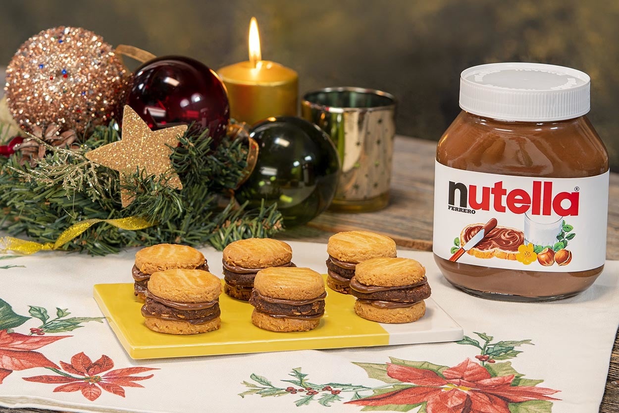 Eğlenceli Sandviç: İki Renkli Nutella'lı Kurabiye