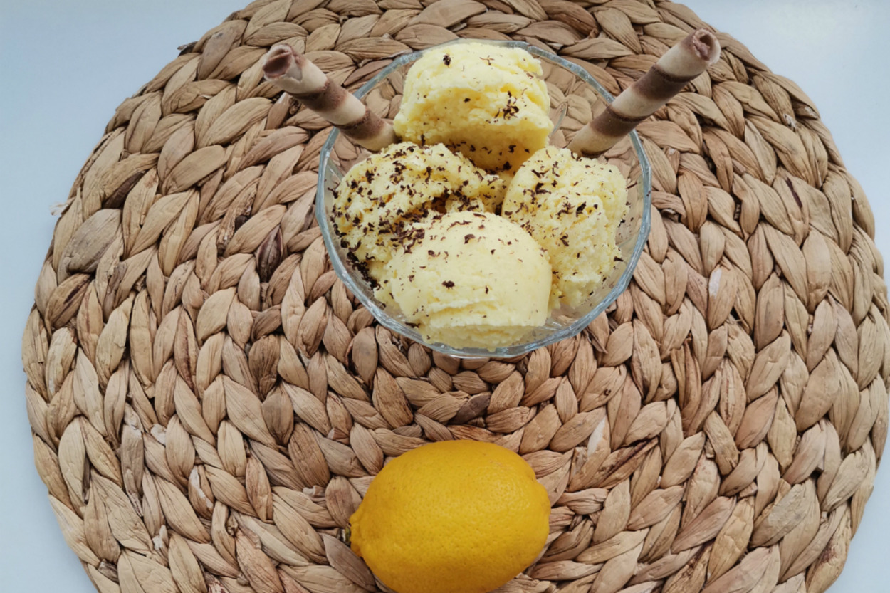 Favori Olmaya Geliyor: Limonlu Dondurma