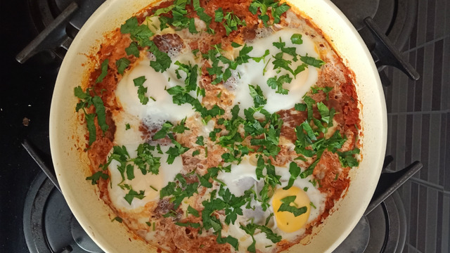 Pazar Kahvaltılarına: Domates Soslu Hellim