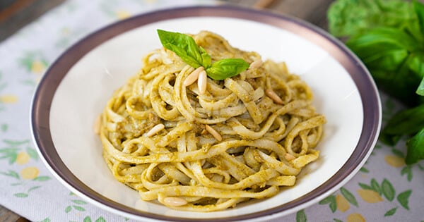 pesto-soslu-makarna-asama6-yemekcom