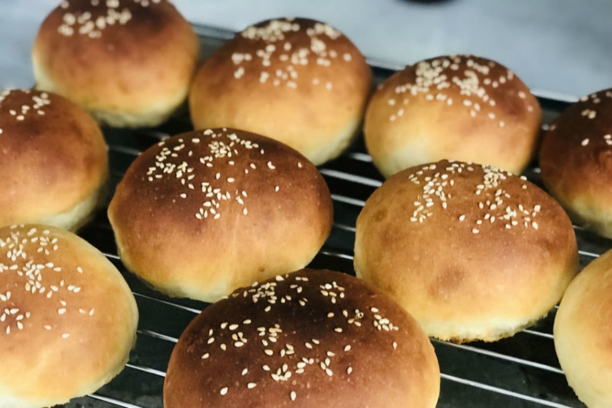 Yumuşacık Dokusuyla: Hamburger Ekmeği