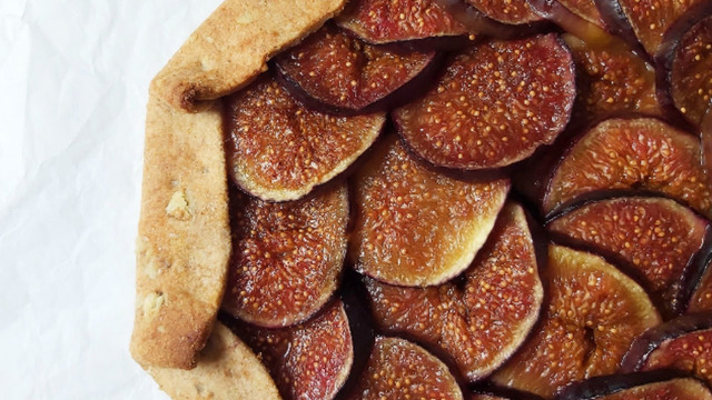 İki Lezzet Bir Arada: İncirli ve Cevizli Galette