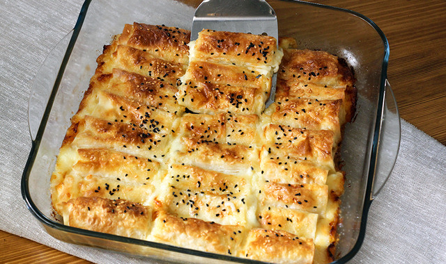 Sadece İki Yufkayla: Borcamda Sodalı Börek