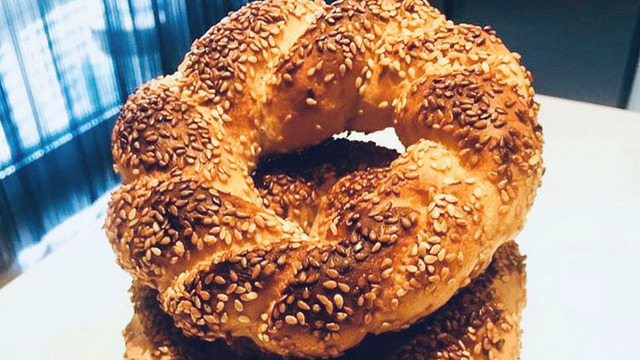 Pastane Kıskandırır: Simit