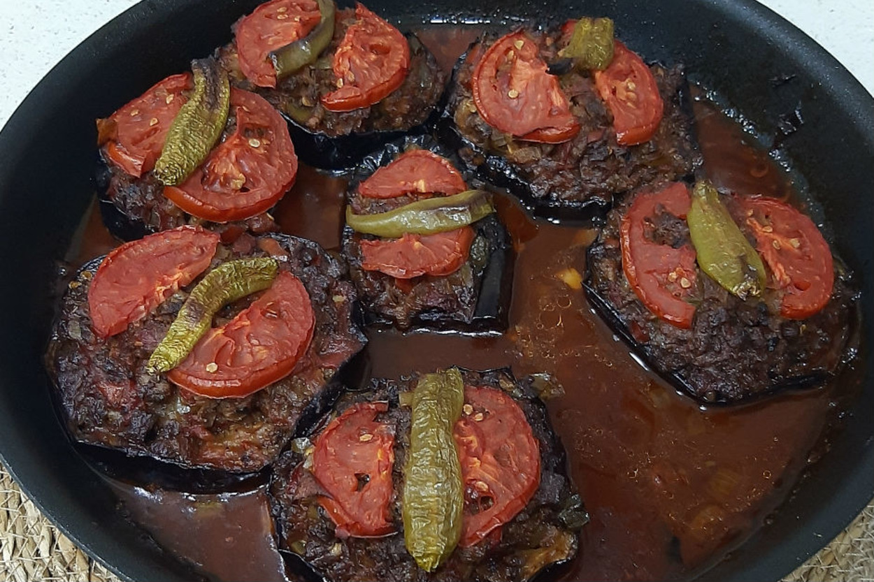 Yanında Mis Kokulu Pilavla: Bostan Kebabı