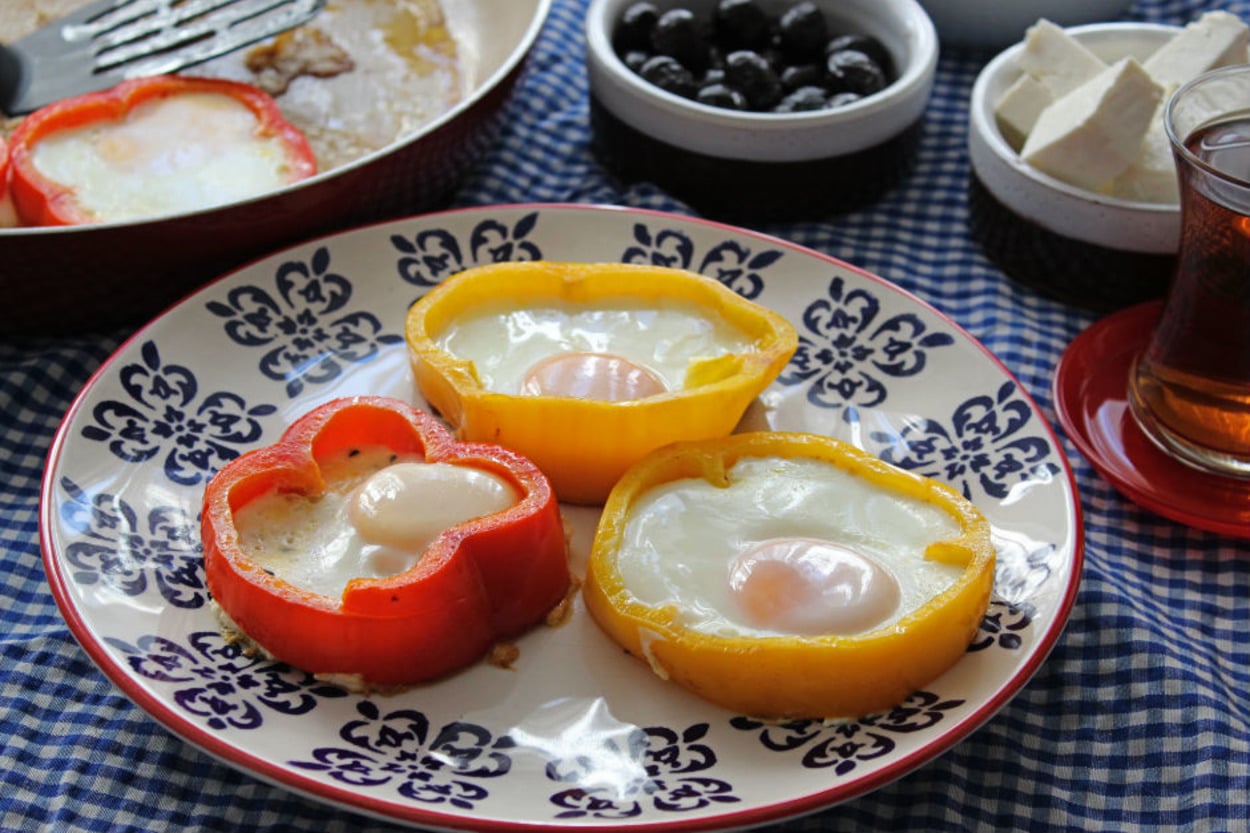 Tablo Gibi: Biber İçinde Yumurta