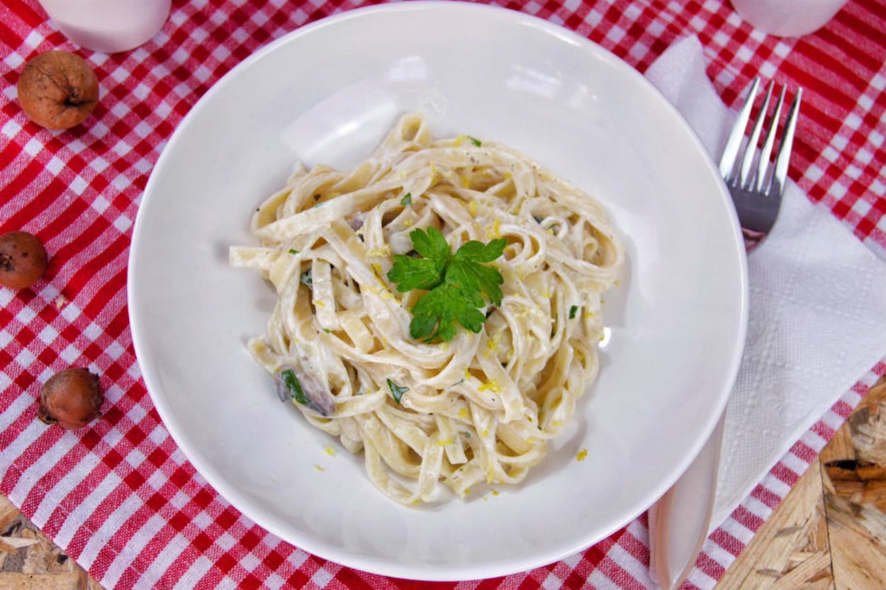Lezzeti Sosunda: Kremalı Mantarlı Fettucine