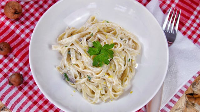 Lezzeti Sosunda: Kremalı Mantarlı Fettucine
