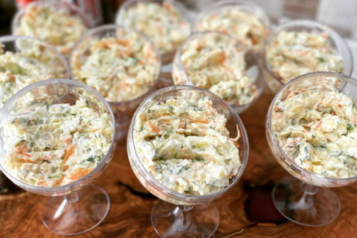 Hem Doyurucu Hem Lezzetli: Yoğurtlu Patates Salatası