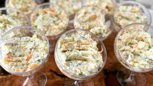 Hem Doyurucu Hem Lezzetli: Yoğurtlu Patates Salatası