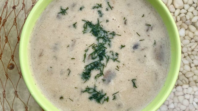 Besleyici Başlangıç: Kremalı Mantar Çorbası
