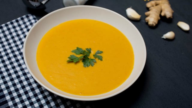 Bol Baharatlı: Sarı Mercimek Çorbası