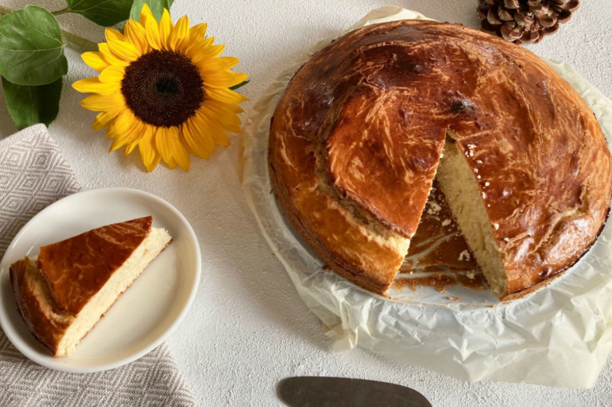Enfes Kokusuyla: Mahlepli Yalancı Çörek